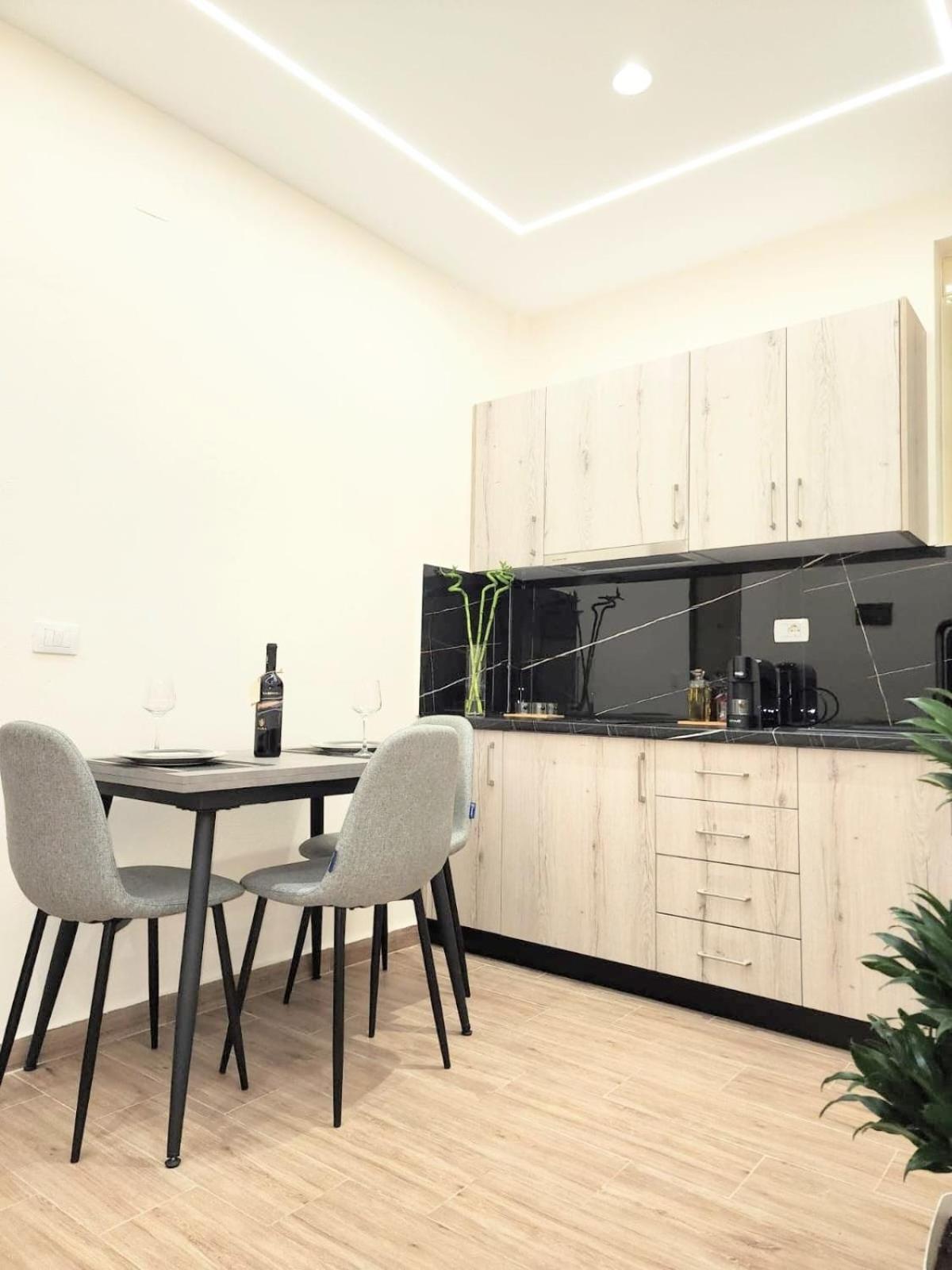 New Apartment Close To Sea And Downtown Вльора Екстер'єр фото