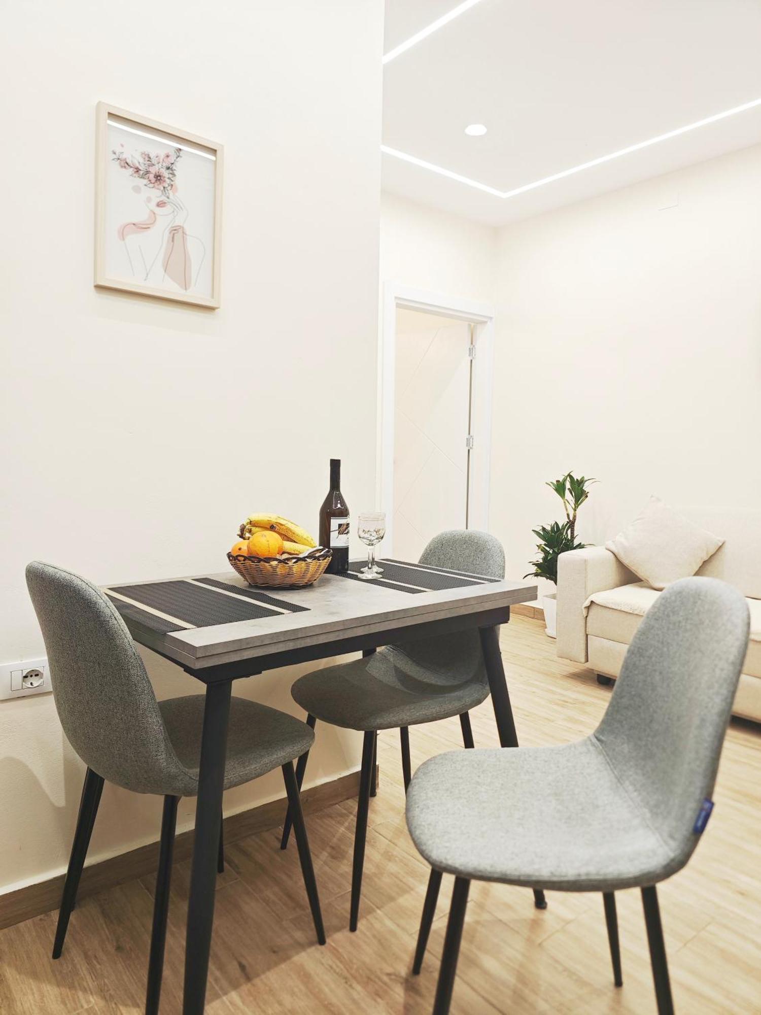 New Apartment Close To Sea And Downtown Вльора Екстер'єр фото